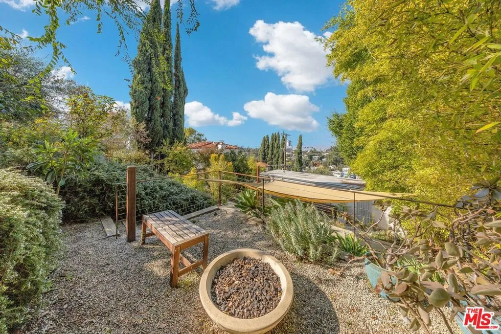 1642 Silverwood Terrace, Los Angeles, California 90026 home-pic-44